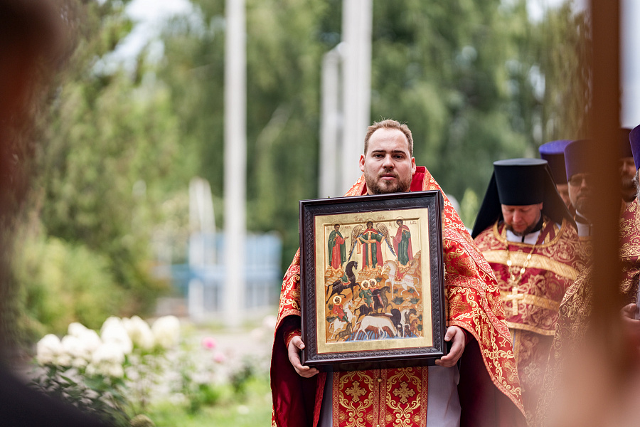 Архиерейское богослужение в храме мучеников Флора и Лавра села Ям г.о. Домодедово